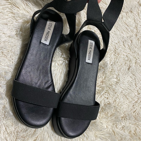 Steve Madden black flatform sandals - Picture 3 of 5